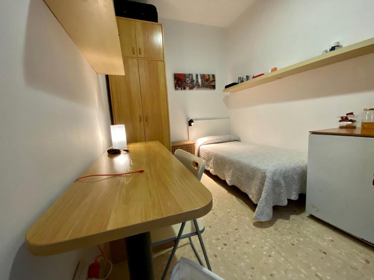 Barcelona Housing Recommend For Students Apartment Exterior photo