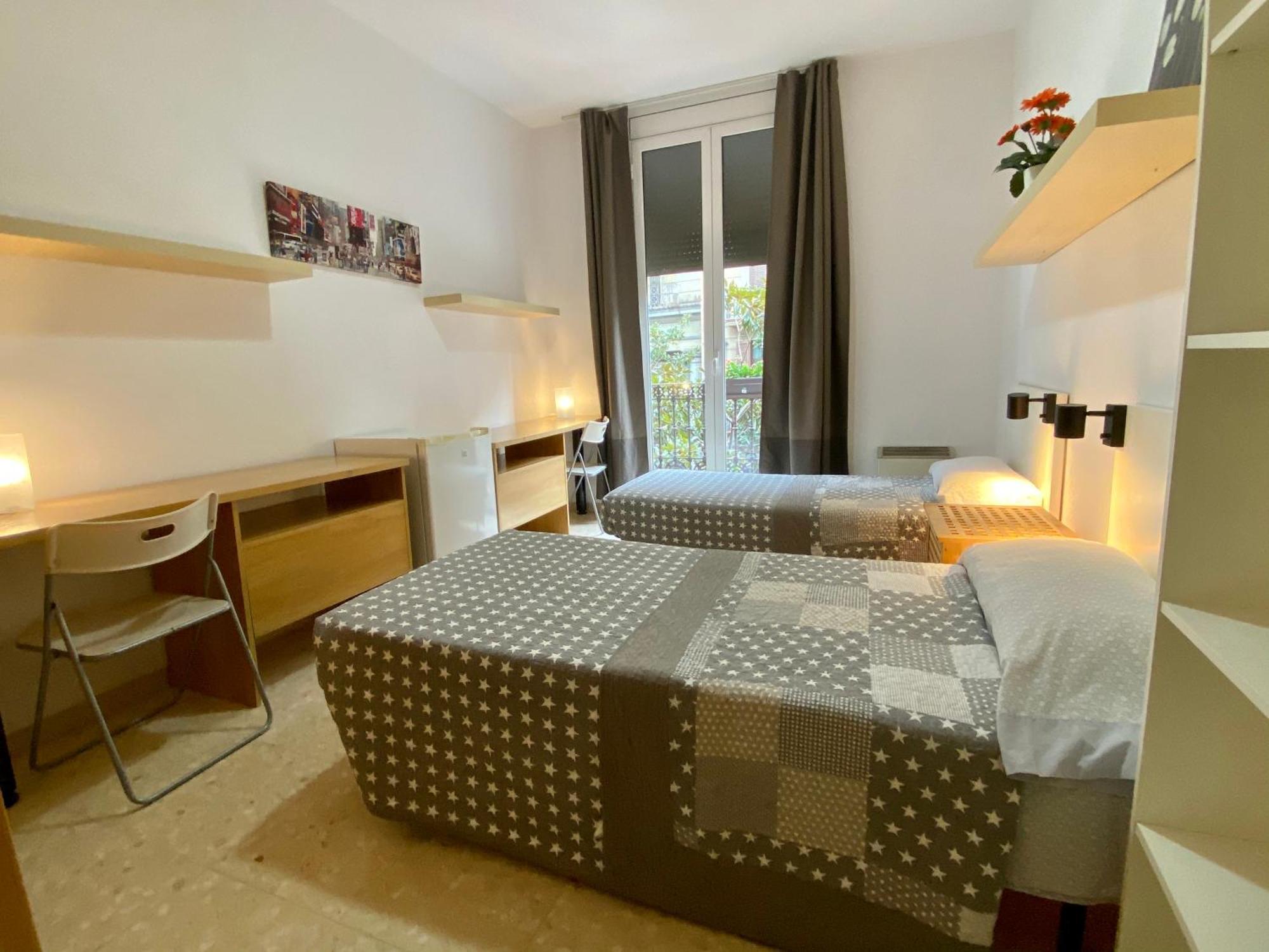 Barcelona Housing Recommend For Students Apartment Exterior photo